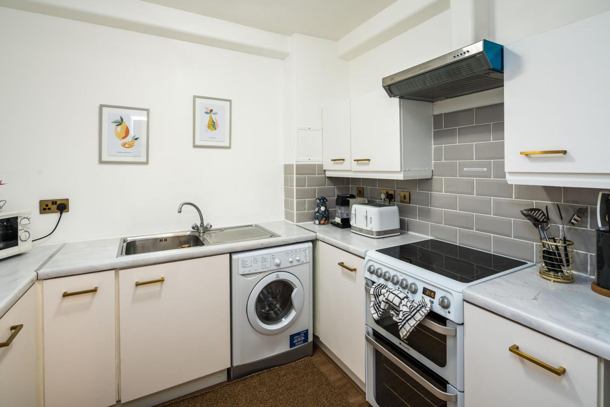 Charming Spacious 2Br Flat Near Station Plus Parking London Exterior photo